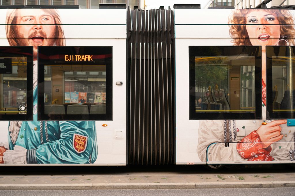 reklama na tramwaju
