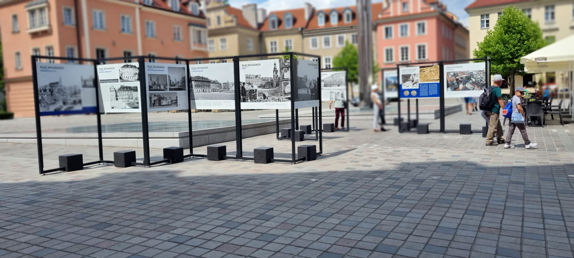 tablice reklamowe miasto deptak